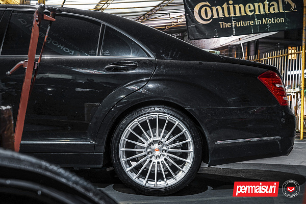 Фото дисков Vossen S17-04 Глянцевый лак на Mercedes-Benz S-Class (W221)