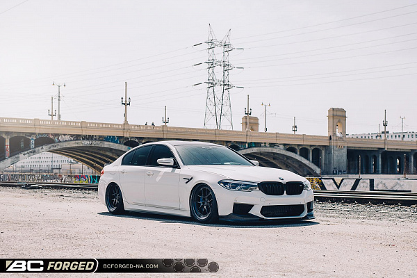 Фото дисков BC Forged LE52 // MLE52 Черный глянец на BMW 5/M5 (G30/F90)