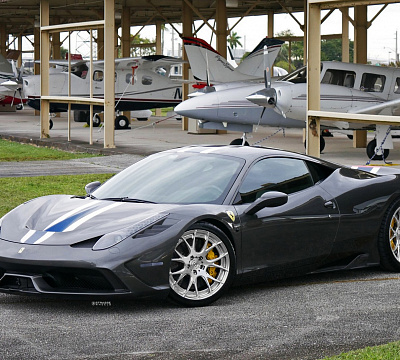 Фото дисков Strasse Wheels SM7R Deep Concave Duoblock на Ferrari 458