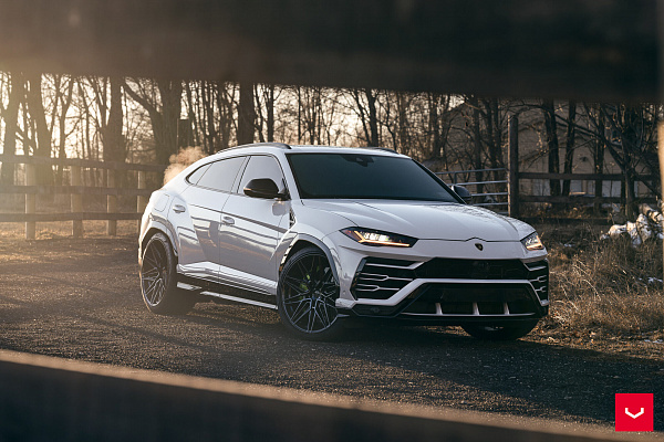 Фото дисков Vossen HF-7 Черный глянец на Lamborghini Urus