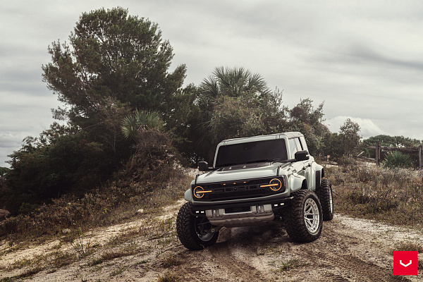 Фото дисков Vossen HFX-1 (6-Lug) Серебро на Ford Bronco
