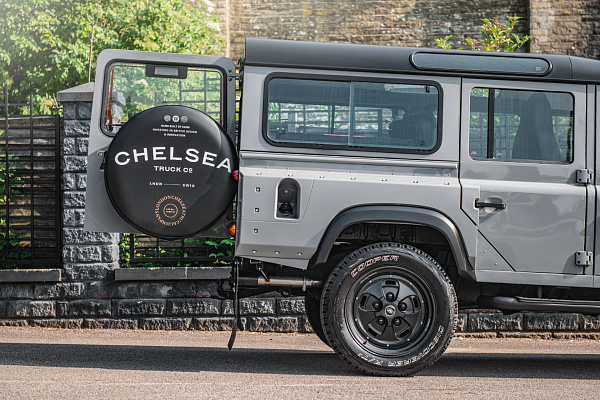 Фото дисков Kahn Rostyle Inspired RS Черный матовый на Land Rover Defender I