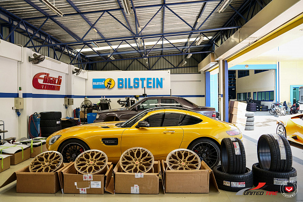 Фото дисков Vossen S17-01 Сатиновое золото на Mercedes-Benz AMG GT I