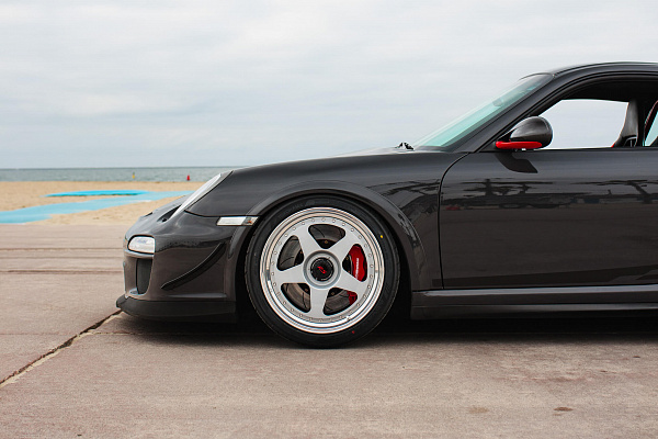 Фото дисков HRE 305 Серебро на Porsche 911 VI