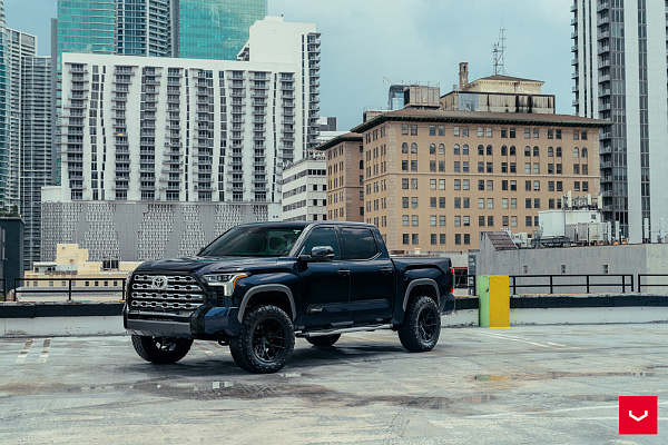 Фото дисков Vossen HF6-4 Черный глянец на Toyota Tundra III