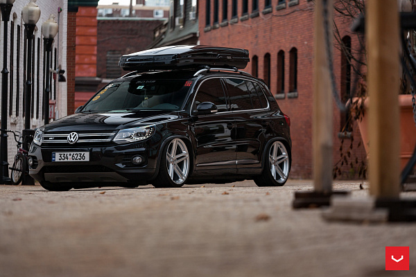 Фото дисков Vossen VFS-5 Серебро на Volkswagen Tiguan I