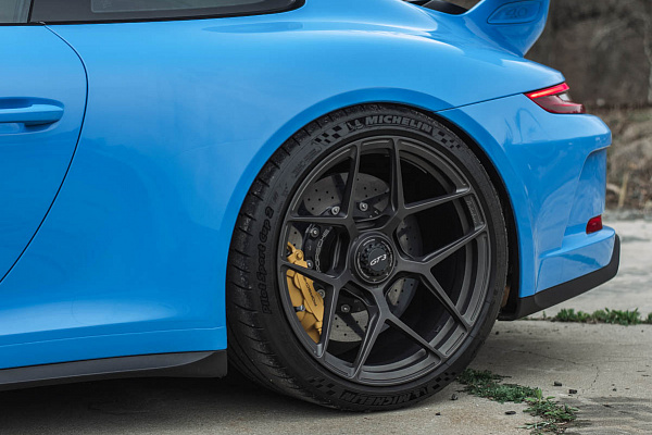Фото дисков Brixton Forged PF7 Сатиновый темный лак на Porsche 911 VII