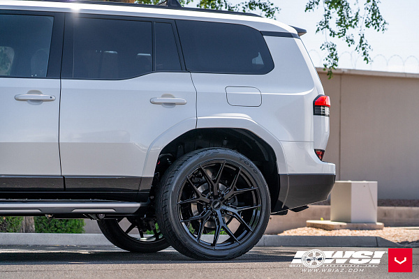 Фото дисков Vossen HF6-4 Черный глянец на Lexus GX III