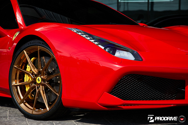 Фото дисков Vossen EVO-2R Глянцевое темное золото на Ferrari 488