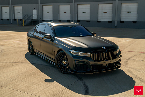 Фото дисков Vossen HF-8 Черный глянец на BMW 7 (G70)