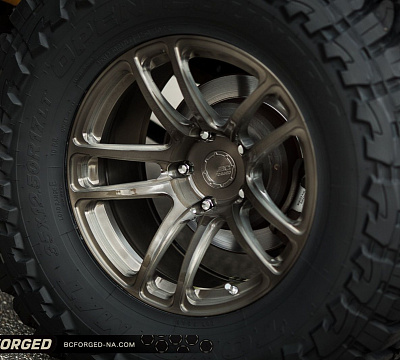 Фото дисков BC Forged RZ01 на Jeep Wrangler III (JK)