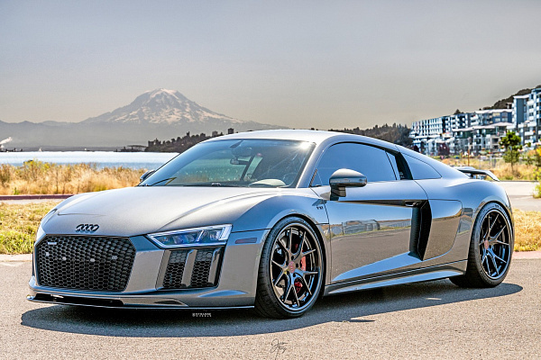 Фото дисков Strasse Wheels SM5R Deep Concave FS Черный глянец на Audi R8 (4S)