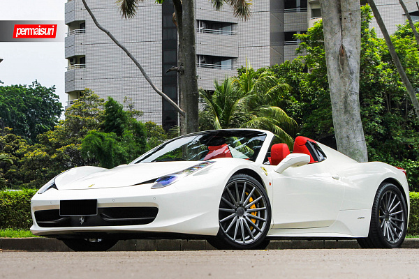 Фото дисков Vossen VFS-2 Глянцевый графит на Ferrari 458