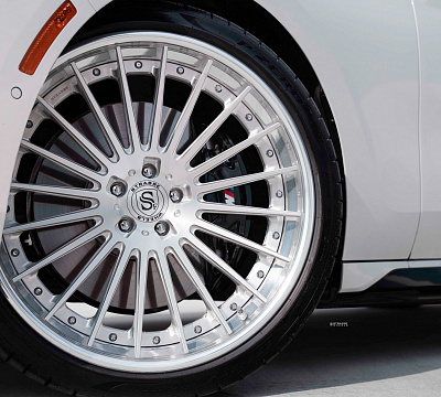 Фото дисков Strasse Wheels SV20 Deep Concave FS на BMW 7 (G70)