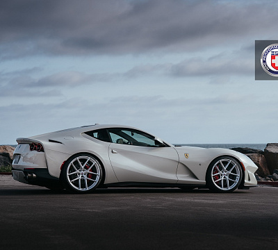 Фото дисков HRE P101SC на Ferrari 812
