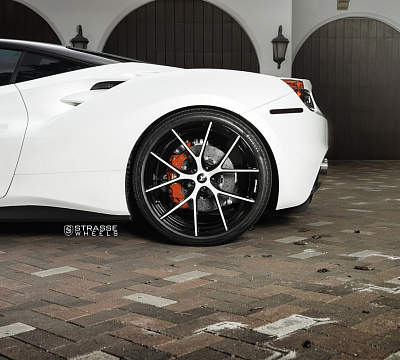 Фото дисков Strasse Wheels SM5R Deep Concave Monoblock на Ferrari 488