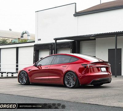 Фото дисков BC Forged HCA675 на Tesla Model 3