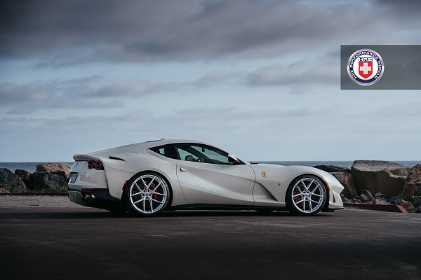 Фото дисков HRE P101SC Глянцевый лак на Ferrari 812