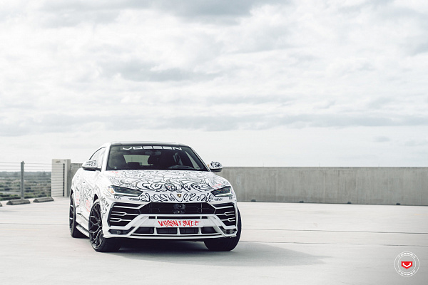 Фото дисков Vossen S17-01 Черный глянец на Lamborghini Urus