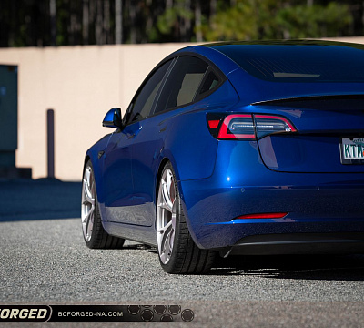 Фото дисков BC Forged KL01 на Tesla Model 3