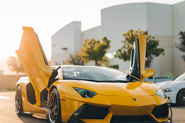 Фото дисков HRE S111SC Сатиновая темная медь на Lamborghini Aventador