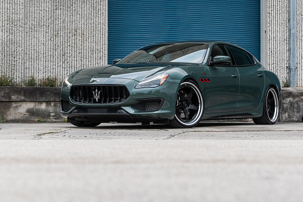 Фото дисков AL13 C005R Черный глянец на Maserati Quattroporte VI