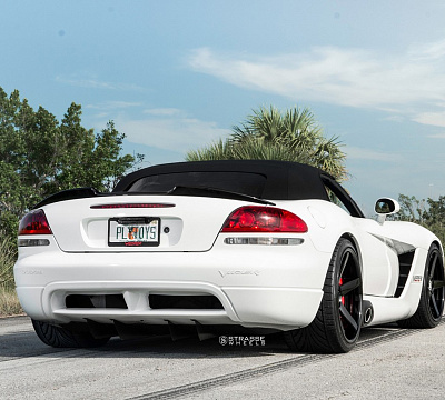 Фото дисков Strasse Wheels S5 Deep Concave на Dodge Viper