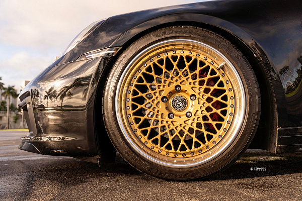 Фото дисков Strasse Wheels SC20 Track Сатиновое золото на Porsche 911 VIII