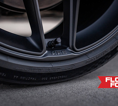 Фото дисков HRE FF11 на Tesla Model Y