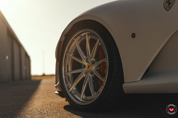 Фото дисков Vossen VPS-1 (3-Piece) Глянцевый лак на Ferrari 812