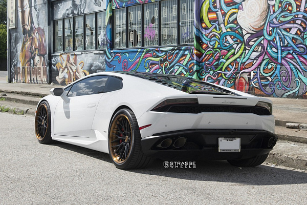 Фото дисков Strasse Wheels SV10M Deep Concave FS Другой цвет на Lamborghini Huracan