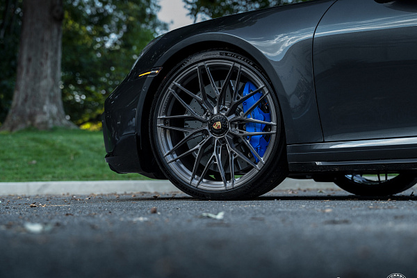 Фото дисков Vossen S21-02 Глянцевый темный лак на Porsche 911 VIII