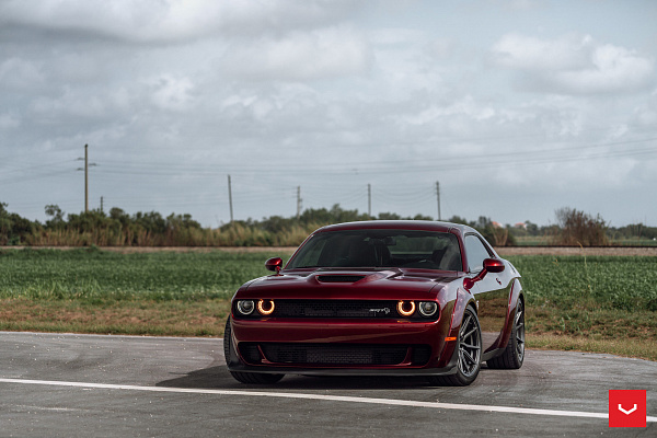 Фото дисков Vossen HF-3 Сатиновый графит на Dodge Challenger III