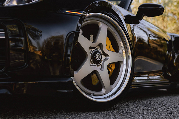 Фото дисков HRE 527 Сатиновая шампань на Porsche 911 VIII