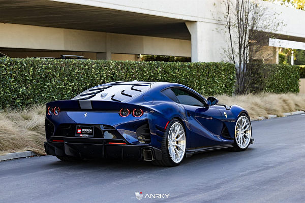 Фото дисков Anrky AN30 Глянцевый лак на Ferrari 812