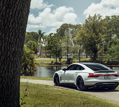 Фото дисков Vossen VFS-1 на Audi E-tron GT