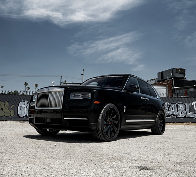 Фото дисков Savini SV81 на Rolls-Royce Cullinan
