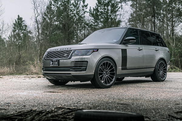 Фото дисков Savini BM16 Алмазная проточка на Range Rover IV