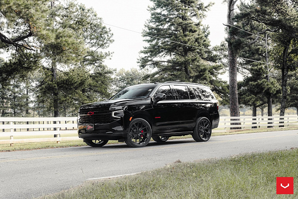 Фото дисков Vossen HF6-4 Черный глянец на Chevrolet Tahoe V