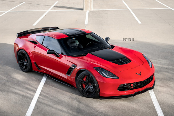 Фото дисков Strasse Wheels SP5R Deep Concave Monoblock Черный сатин на Chevrolet Corvette C7