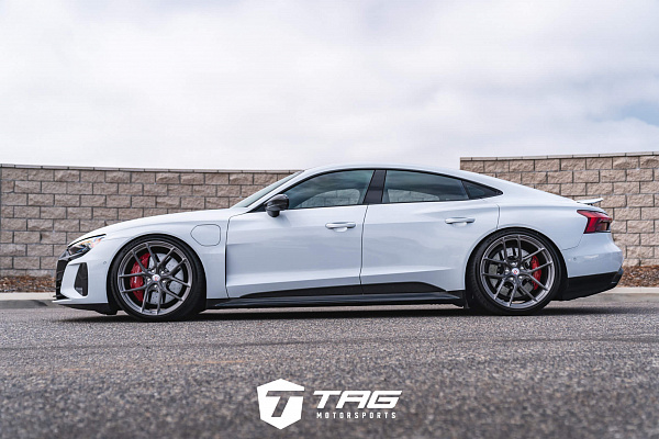 Фото дисков HRE P101SC Сатиновый темный лак на Audi E-tron GT