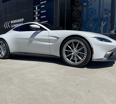 Фото дисков CEC C111 на Aston Martin Vantage 4