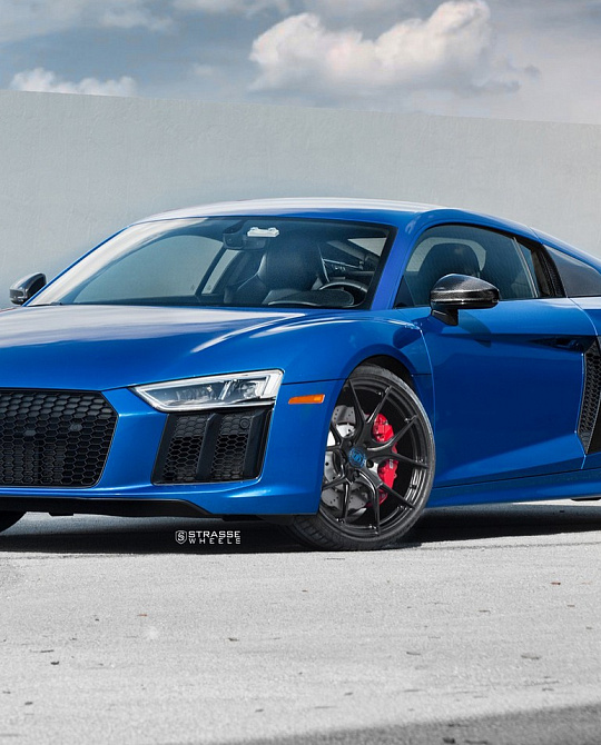 Фото дисков SM5R Deep Concave Monoblock Черный глянец на Audi R8 (4S)