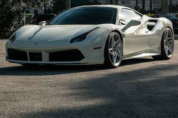 Фото дисков Anrky S1-X3 Глянцевый лак на Ferrari 488