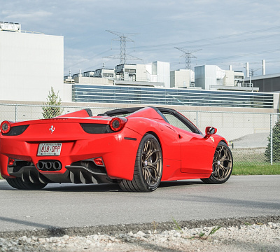 Фото дисков HRE P111SC на Ferrari 458