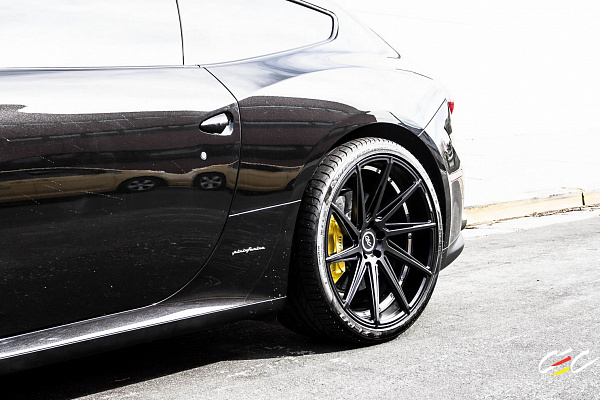 Фото дисков CEC C26 Черный сатин на Ferrari FF