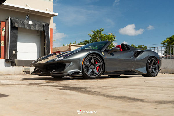 Фото дисков Anrky RS5.3 Глянцевый темный лак на Ferrari 812