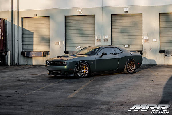 Фото дисков MRR M392 Сатиновая бронза на Dodge Challenger III