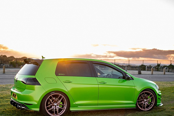 Фото дисков Bola B11 Сатиновая медь на Volkswagen Golf VII
