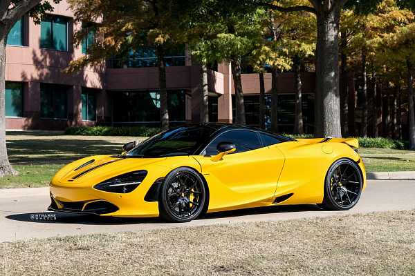 Фото дисков Strasse Wheels SM5R Deep Concave FS Черный глянец на McLaren 720S